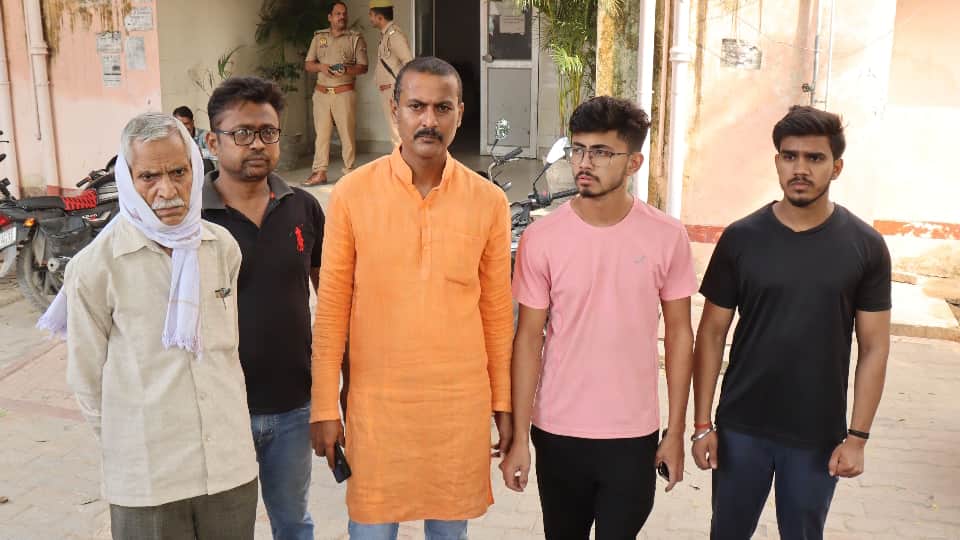 Journalist murdered in UP 18 knife blows intestines removed from stomach revealed in post-mortem