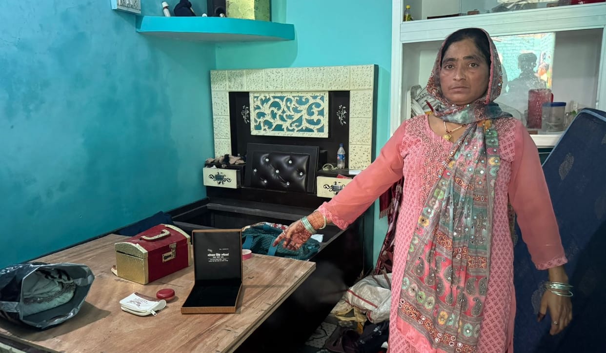 Kanpur Six lakh rupees stolen by breaking the lock of a closed house police investigating CCTV footage