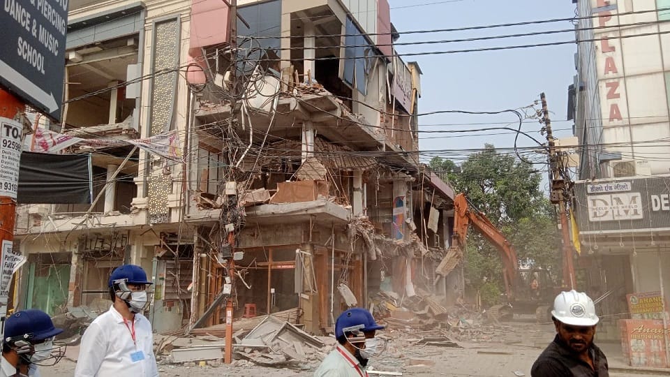 Meerut: Demolition of Central Market begins, police from four police stations and one PAC company deployed