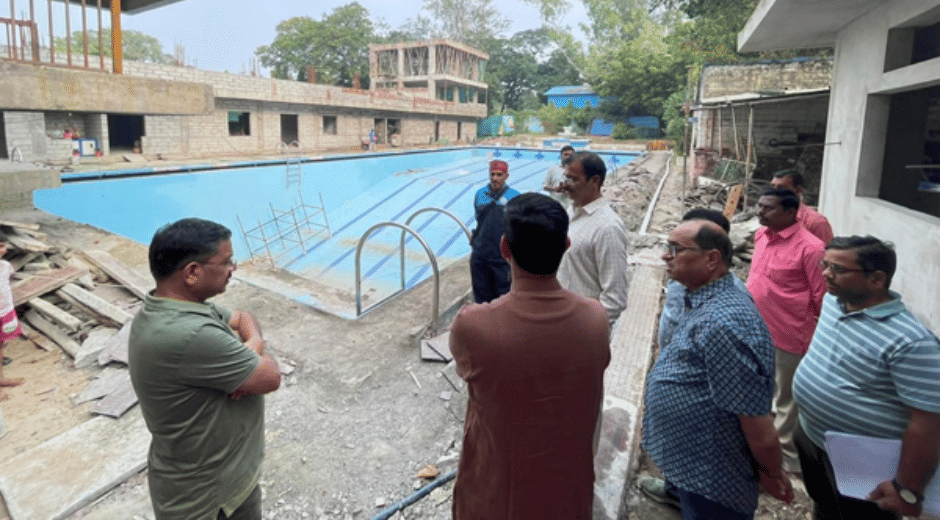 indore news nehru park swimming pool mayor pushyamitra bhargav