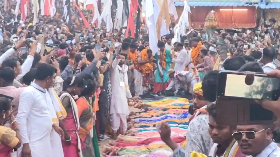 मड़ई मेला में उमड़ा आस्था का सैलाब
