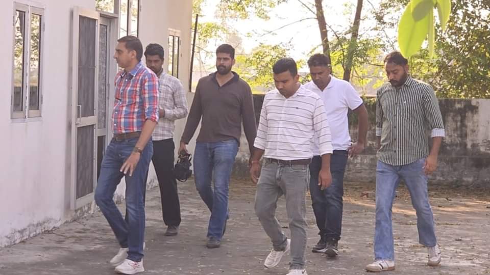 जांच के लिए पहुंची सीबीआई की टीम