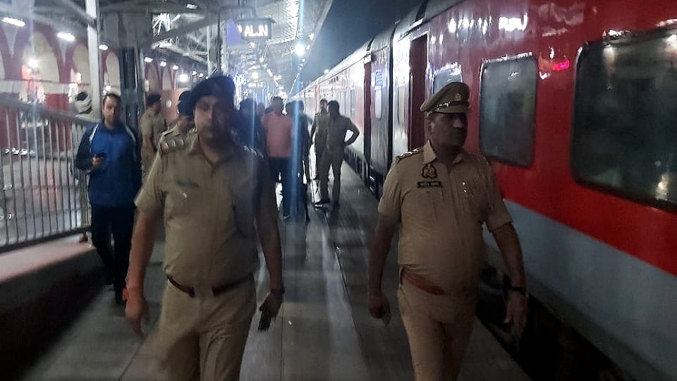 Aligarh: Panic erupts after bomb alert in Puja special train