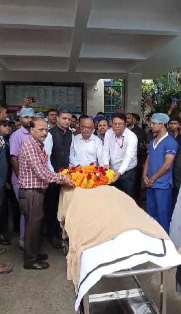 Bhopal News: Life stopped, but hope continued, a brain dead youth became the support of five people in AIIMS B