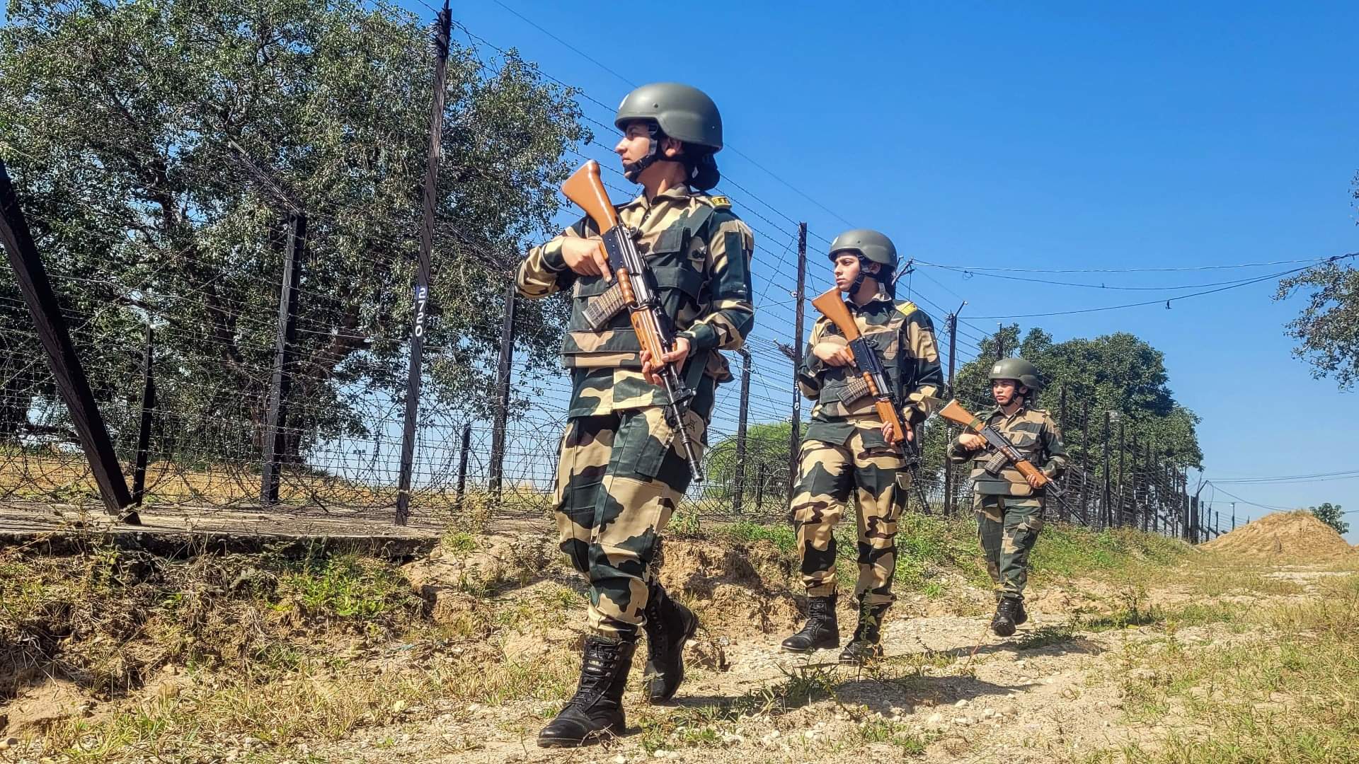 सीमा लगाई गई बाड़