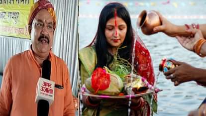 आयोजन की जानकारी देते छठ महापर्व आयोजन समिति महादेव घाट रायपुर के अध्यक्ष राजेश कुमार सिंह