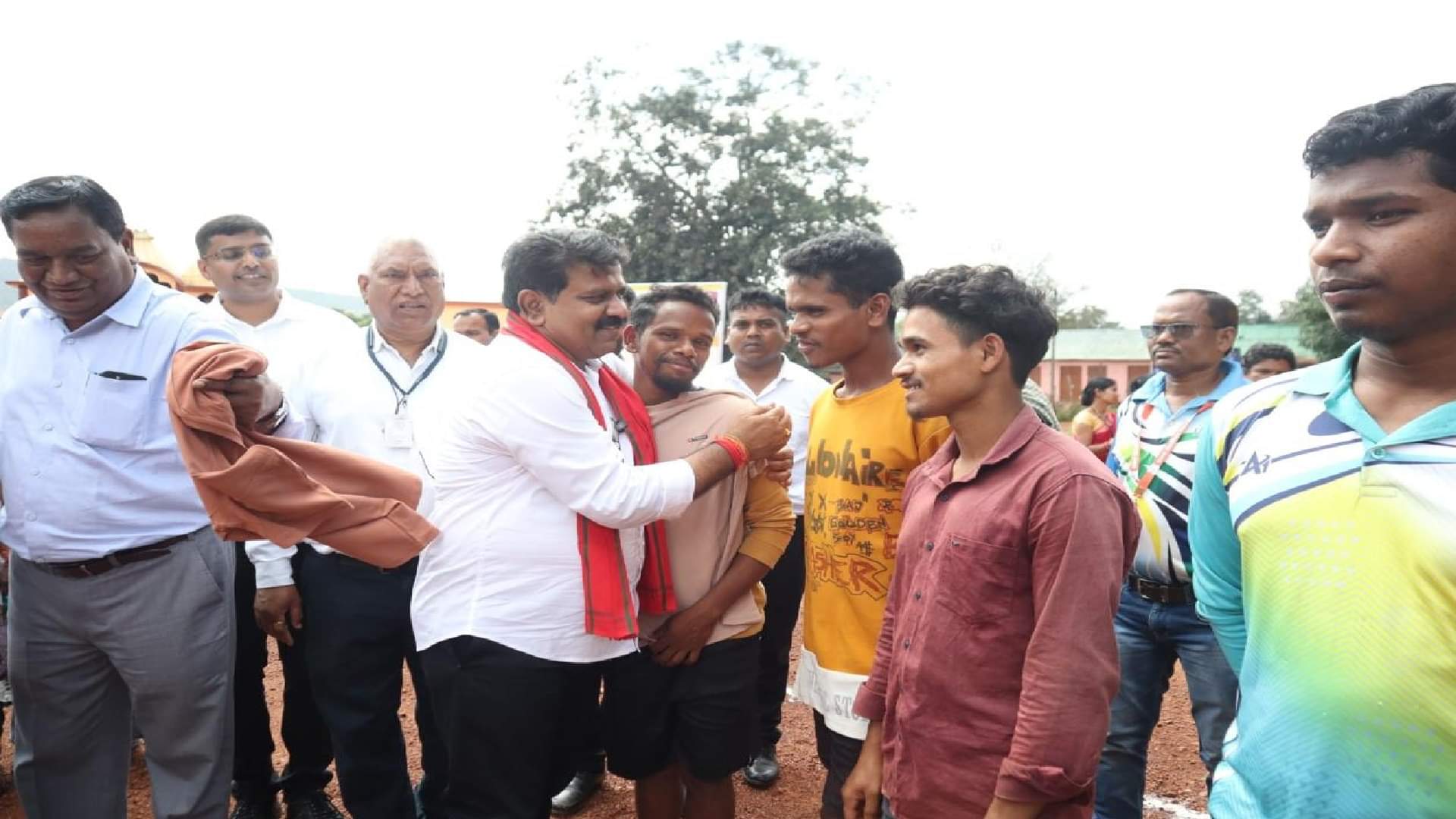 डिप्टी सीएम विजय ने की वनांचल ग्राम कच्चापाल में बस्तर ओलंपिक की शुरुआत