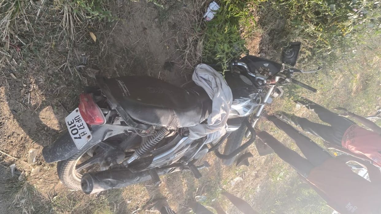 One laborer died and three injured  in road accident at Anupshahr in Bulandshahr
