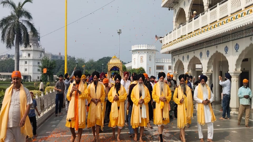 Gurucharan Yatra leaves for Bareilly from Agra