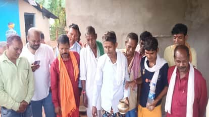 Homecoming after 25 years in Bastar, eight people have left their particular community and adopted Hinduism
