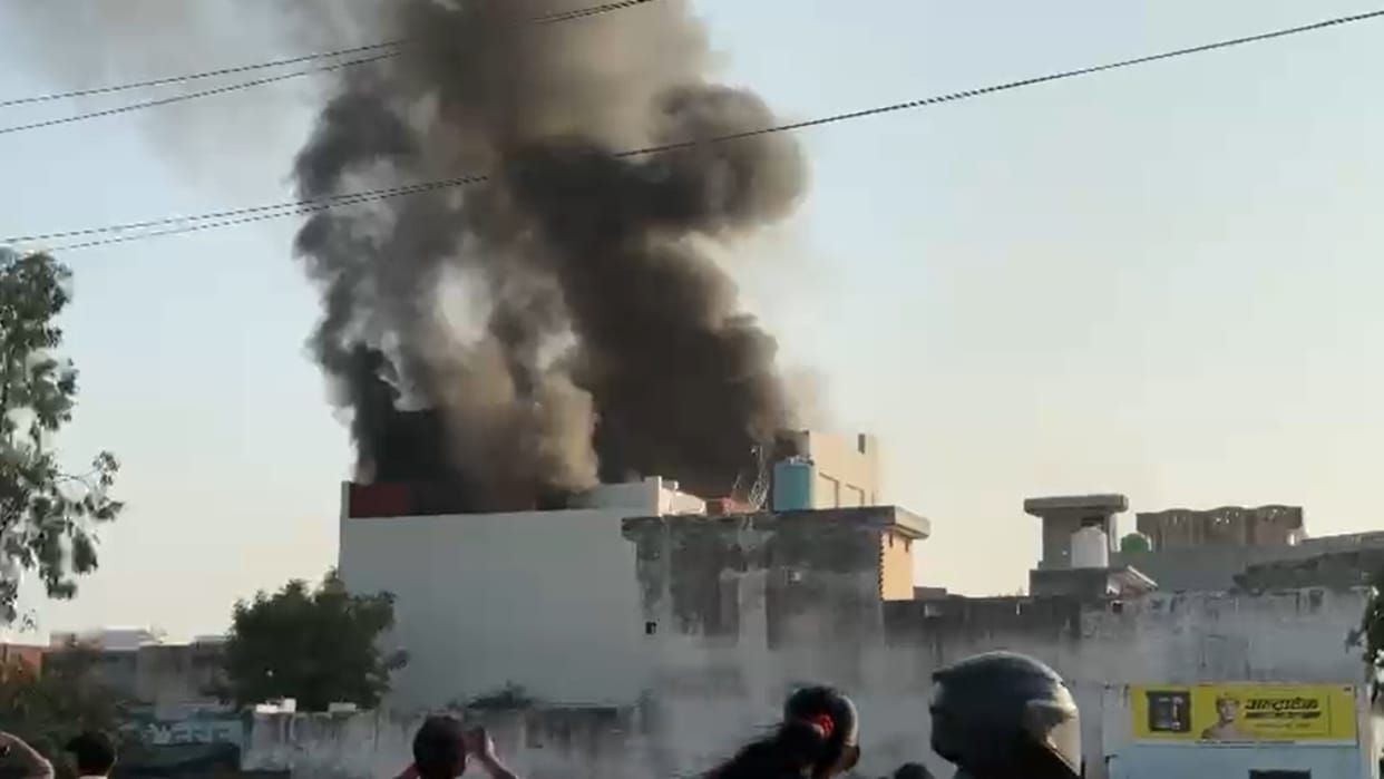 massive fire broke out in a house in Richha due to a short circuit in bareilly