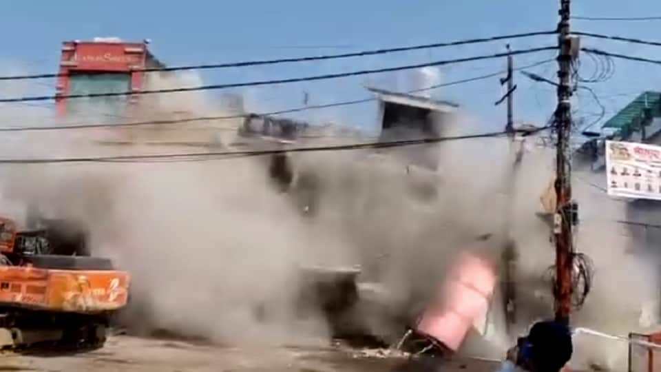 Meerut Central Market Demolition Protest: Traders and Women Lash Out at Public Representatives