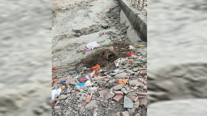 Kanpur: Cantonment Ghats Filthy, Residents Collect Money to Buy Pump Sets
