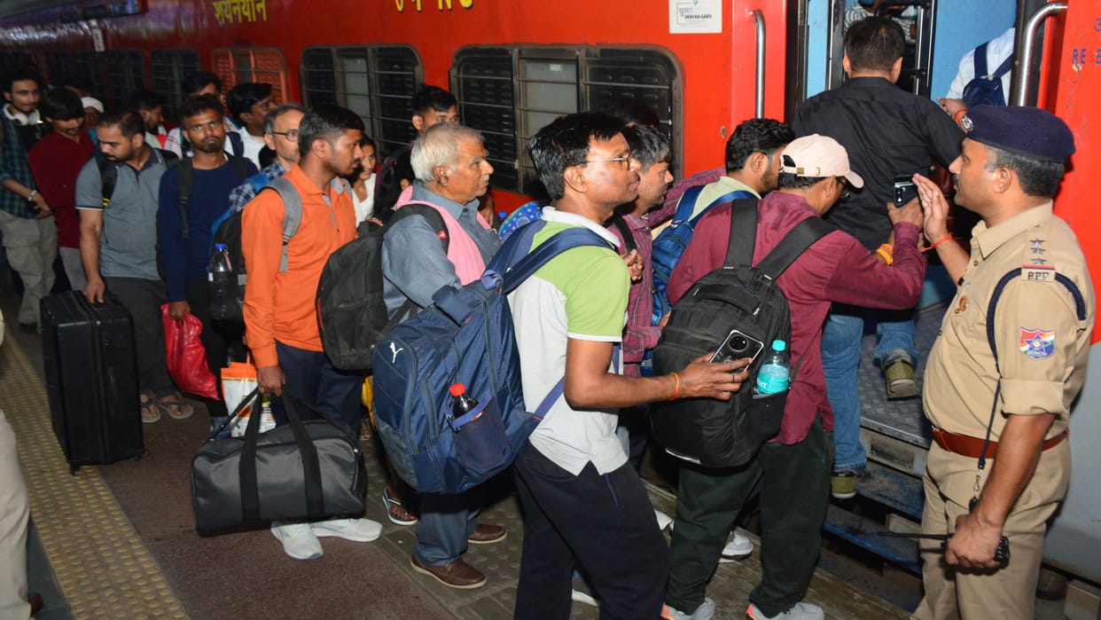 Passengers assured that the train will reach Delhi on time; the Maha Kumbh plan was implemented and the crowd