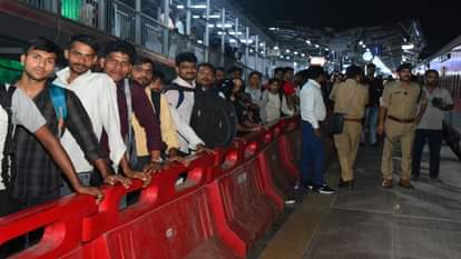 Passengers assured that the train will reach Delhi on time; the Maha Kumbh plan was implemented and the crowd