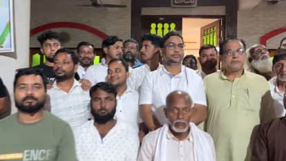 Bihar Election: several people including the block president resigned Following Tejashwi rally in Kochadhaman