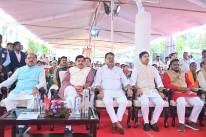 सीएम ने भाजपा पदाधिकारियों के साथ सुनी मन की बात