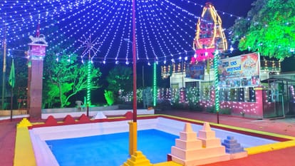 fasting women will offer prayers to the setting sun Chhath Puja ghats in Bareilly