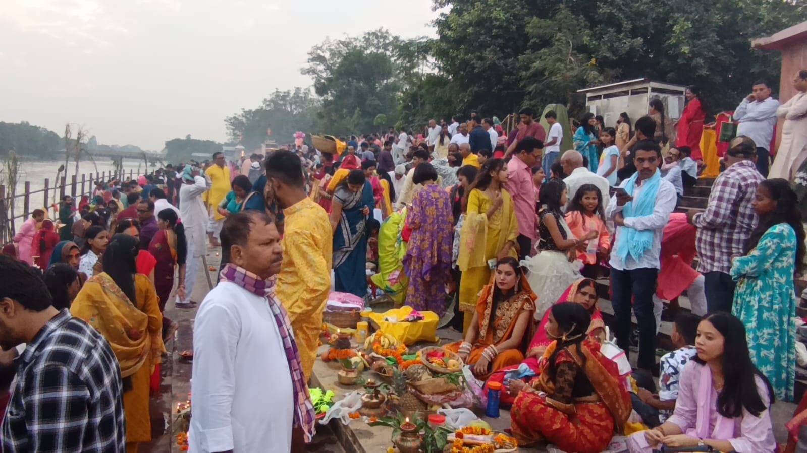 Chhath Festival 2025 devotees Doing sunset Puja during 36 hours of waterless fast in Uttarakhand Photos