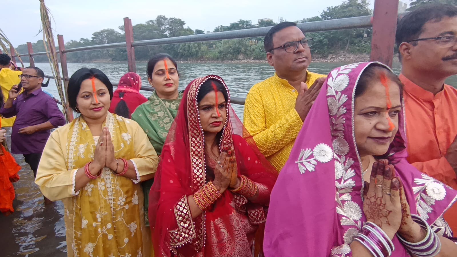 Chhath Festival 2025 devotees Doing sunset Puja during 36 hours of waterless fast in Uttarakhand Photos