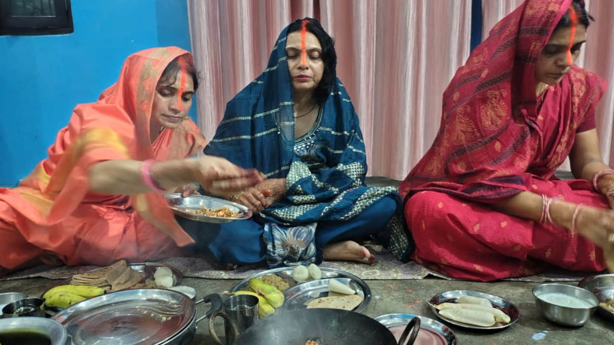 In Gorakhpur Chhath Puja, Arghya will be offered to the setting sun at 5:33 pm on Monday.