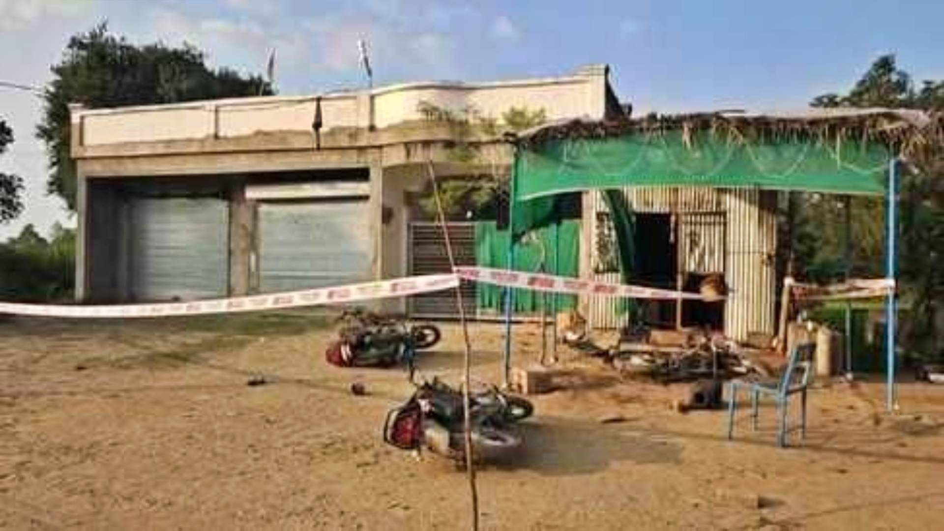 घटनास्थल को पुलिस ने किया सील।