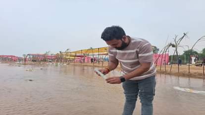 कन्हर नदी बनी छठ पर्व की आस्था का केंद्र