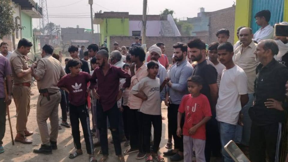 sisters brutality was unbearable A minor son murdered his father in mathura