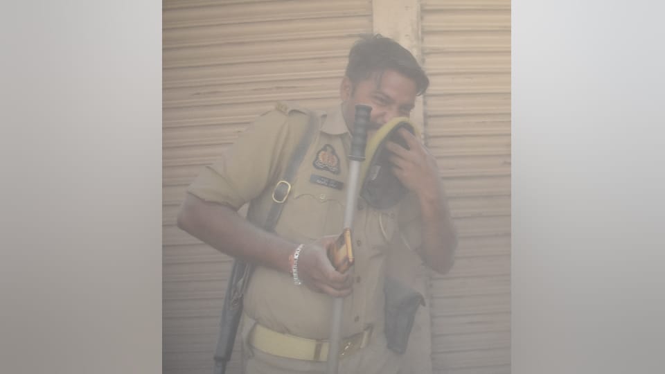 Meerut Central Market complex reduced to rubble in about a 22 seconds photos