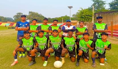 नार्दर्न फुटबॉल एकेडमी की टीम।