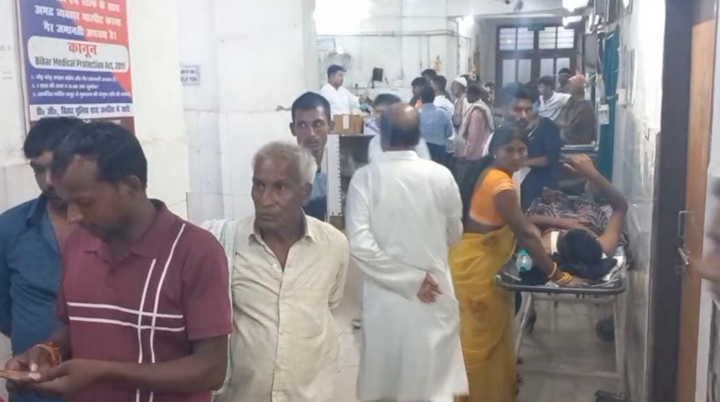 Bike rider runs over innocent child and elderly, dies on the spot Muzaffarpur