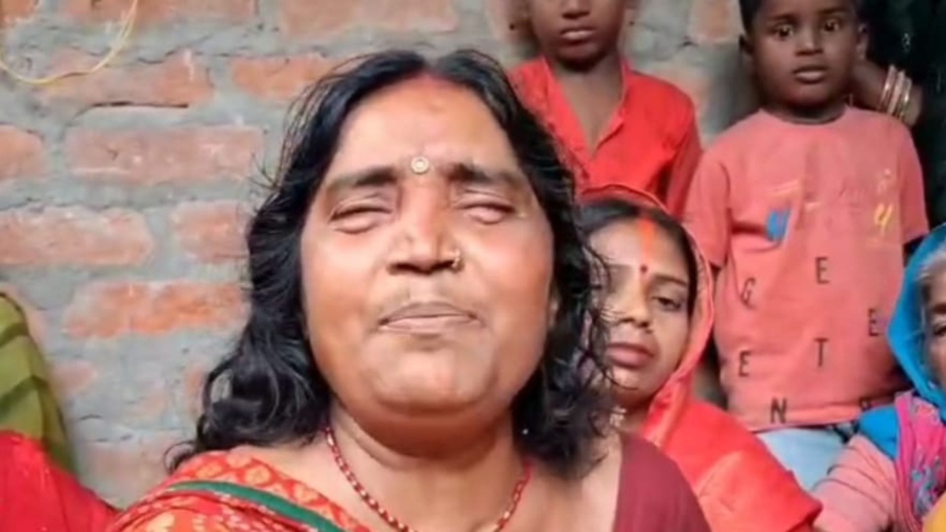 रोते बिलखते परिजन