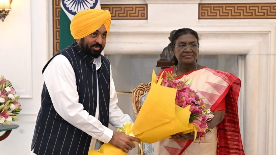 Mann invite President Draupadi Murmu to attend 350th martyrdom anniversary celebrations of Guru Tegh Bahadur