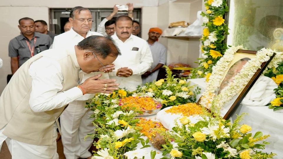 CM Sai paid tribute to former Assembly Deputy Speaker Banwari Lal participated in the turban ceremony in Korba