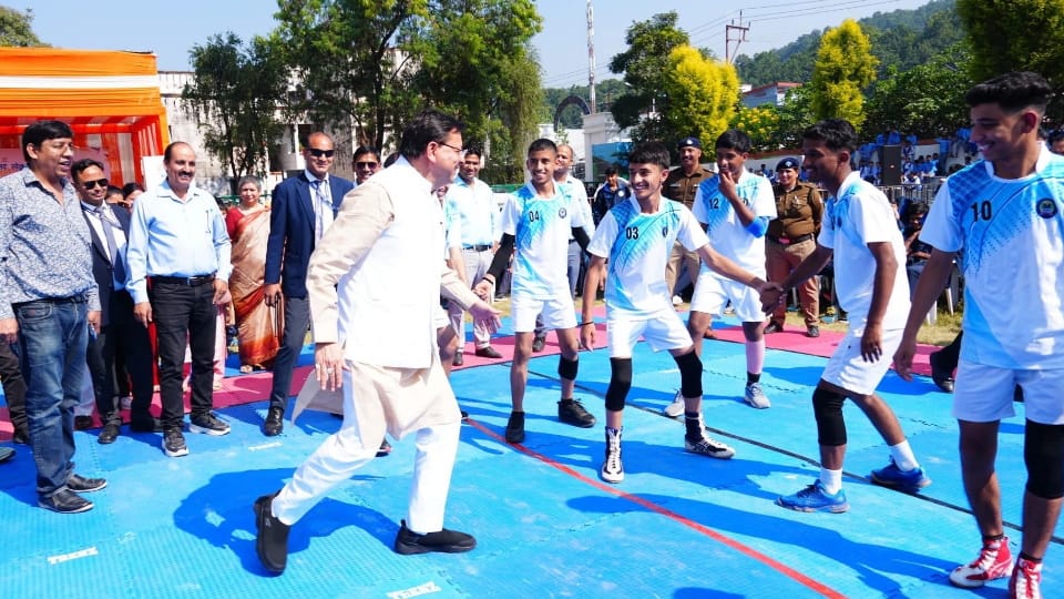 Uttarakhand CM Dhami Inaugurates MP Sports Festival in dehradun and Play Kabaddi