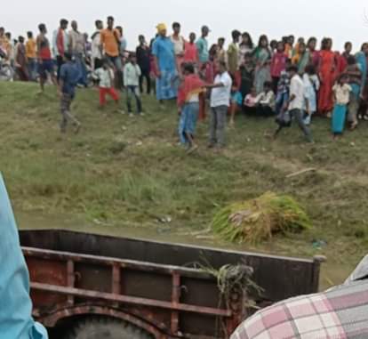 ट्रैक्टर पलटने से 12 वर्षीय बच्चे की मौत, 5 घायल।