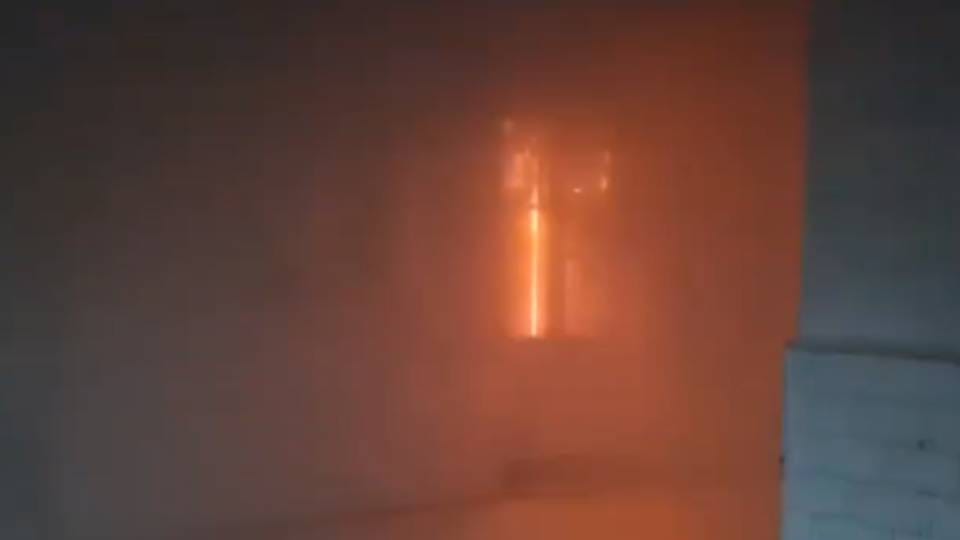 Baghpat: Clothes caught fire while smoking a bidi, elderly woman suffered burns; treatment continues at distri
