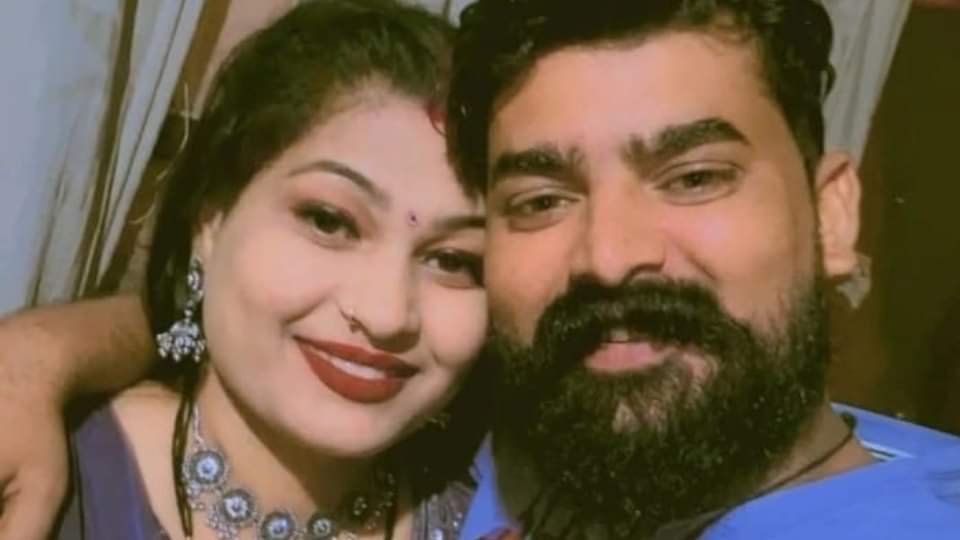 Bareilly Suicide Several reels of wife with lover found in lawyer mobile phone pain in suicide note