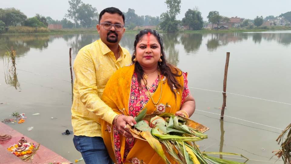Vasav Dutta came to Sitapur from Canada to celebrate Chhath festival said joy in celebrating festival in india
