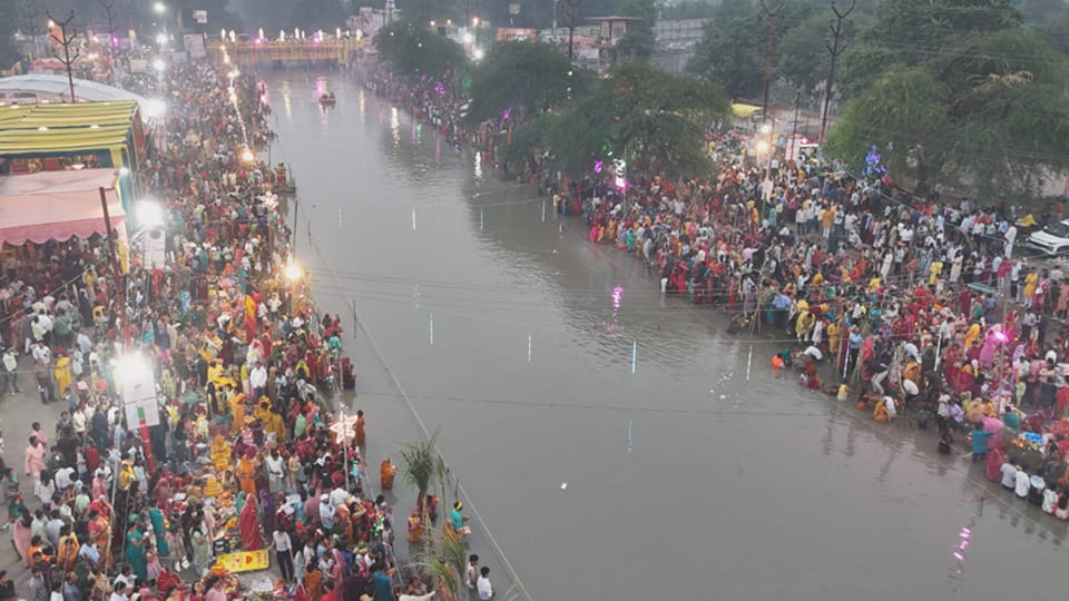 Kanpur:  fast was broken by offering prayers to the rising Sun
