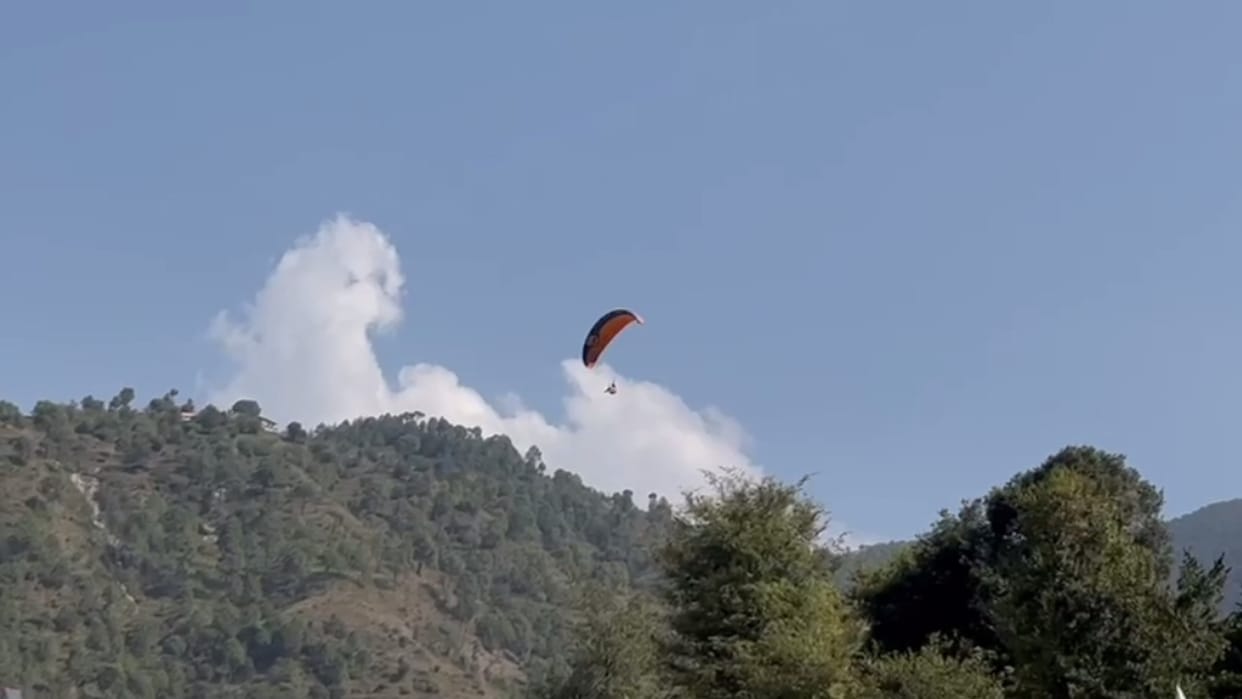 Shimla: Paragliding Flying Festival in Junga, pilots take thrilling flight from 8 thousand feet