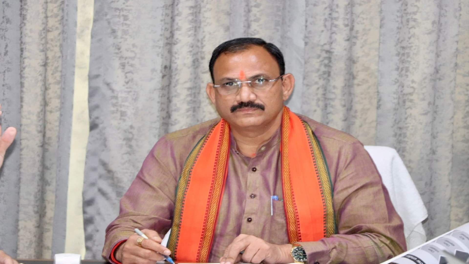 स्वास्थ्य मंत्री श्याम बिहारी जायसवाल