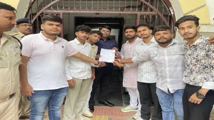 Raipur News: एनएसयूआई ने राज्य गीत 'आरपा पैरी के धार' को सभी सार्वजनिक स्थलों पर बजाने की मांग, सौंपा ज्ञापन