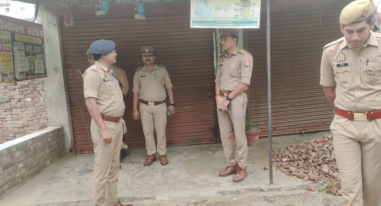 Kanpur LLB student attacked Police arrived at scene 16 hours later CCTV shows Abhijeet holding a pistol