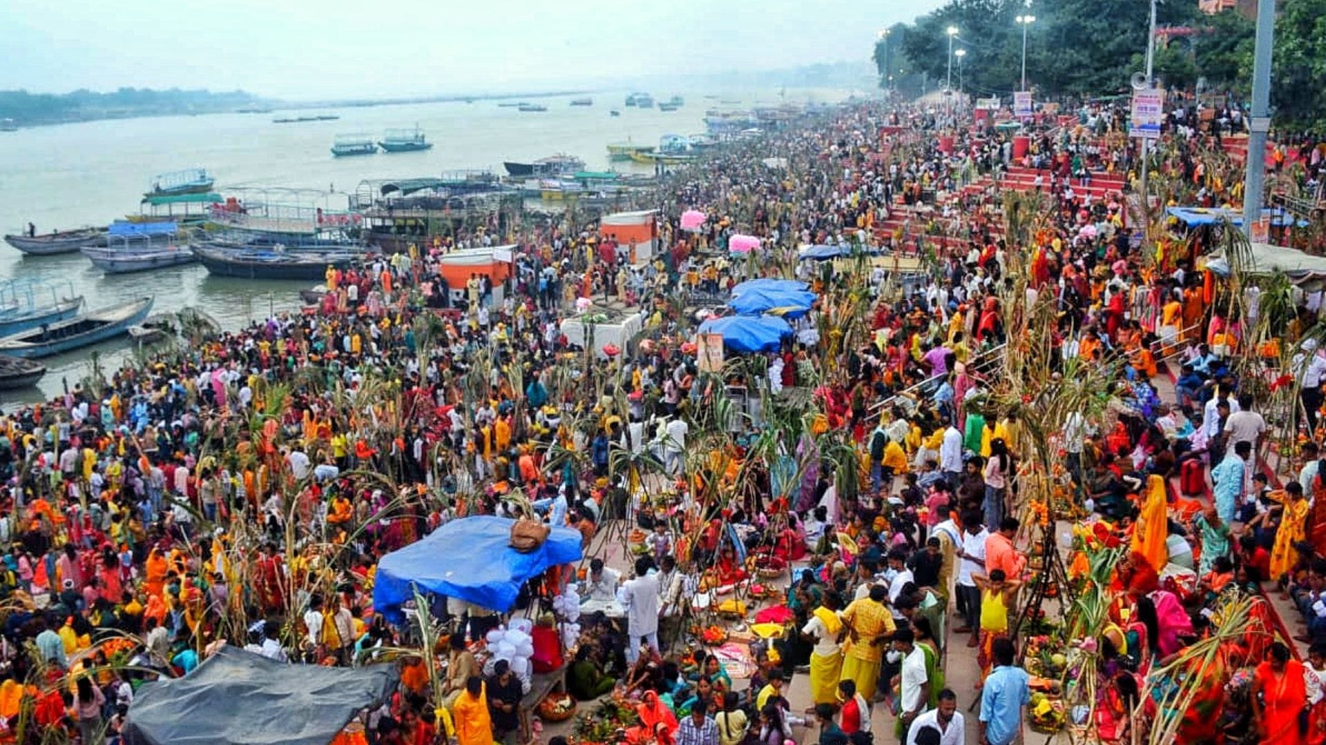 Chhath first offerings were made to Sun varanasi ghats and ponds songs dedicated to Chhathi Maiya song
