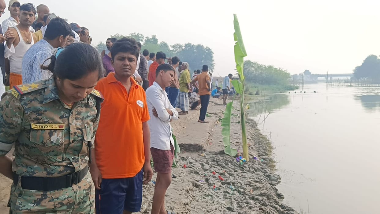 Tragic accident in Saharsa during Chhath festival: 20-year-old Aryan drowned while bathing in the river.