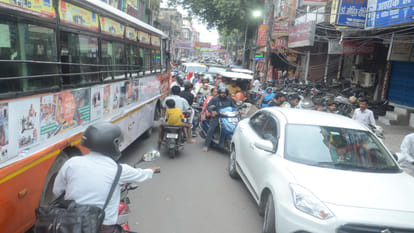 Kanpur: Roads are dug up, making walking difficult