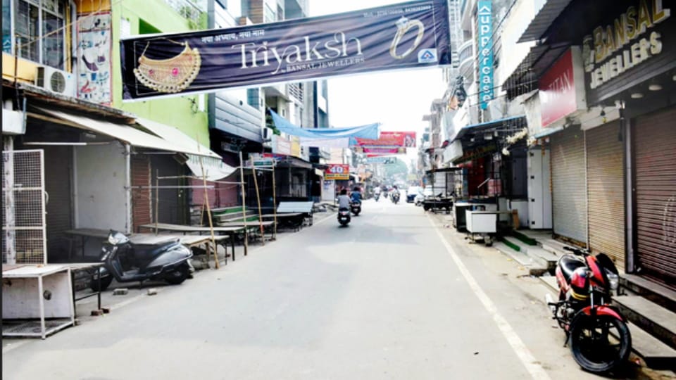 Traders vow all-out fight if any shop touched after Central Market demolition; protest continues in Shastri Na