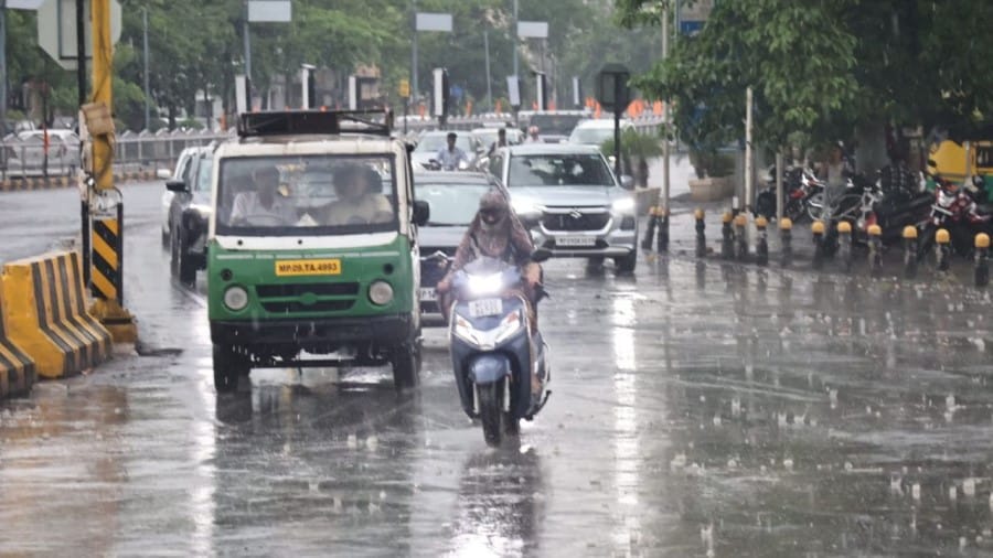 indore news weather update rains temperature winter forecast
