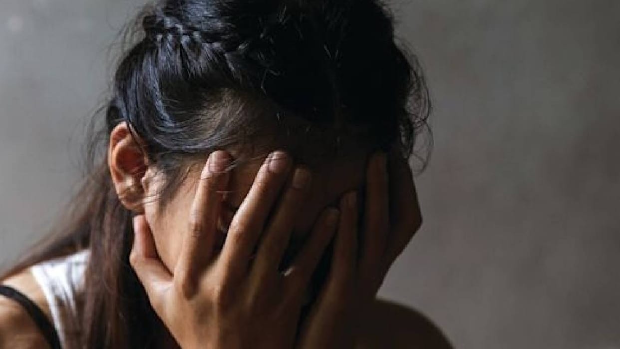 Lucknow: The society president came to the flat, dragged me out, and beat me; the woman said